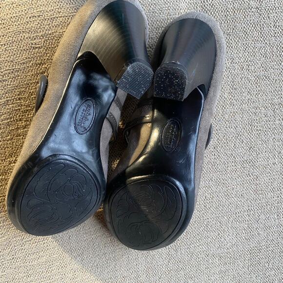 Women’s suede pumps softshoe by medicus Size 7 1/2 Comfy Classic Work Business - Picture 5 of 7